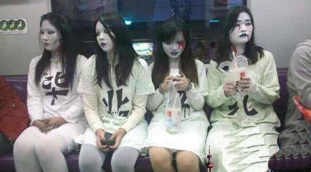 上海地铁女僵尸