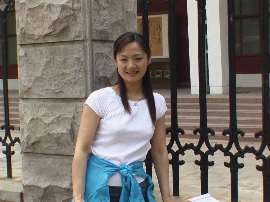 冯锦（美国籍女演员、中央戏剧学院常务理事兼副校长）