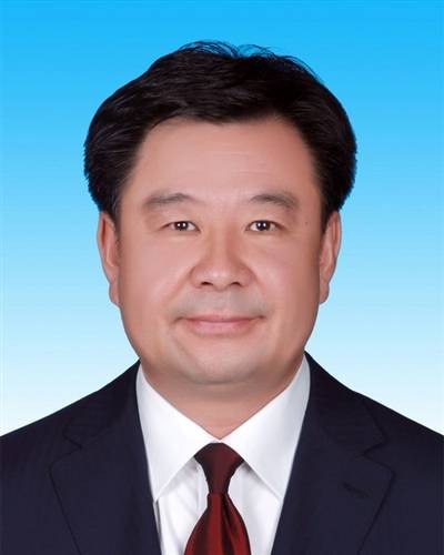 闫鹏（内蒙古自治区巴彦淖尔市人大常委会原党组书记、主任）