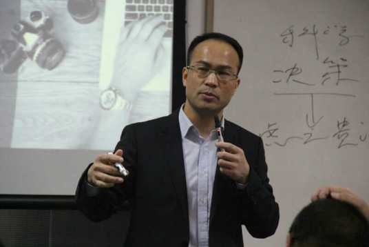 刘朝（湖南大学工商管理学院教授）