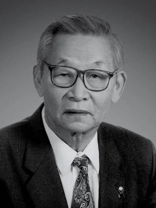 辛育龄