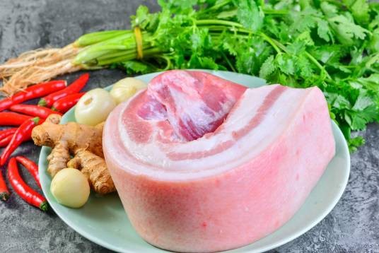 五花肉（猪腹部的肉）