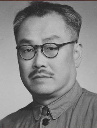 吴德峰（吴德峰是中共秘密交通工作的创建人、中共隐蔽战线的一名重要领导人。）