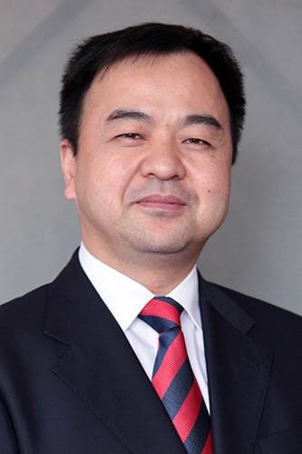 向华(第十四届全国政协委员,民盟湖南省委会副主委、湖南省人民医院常务副院长)