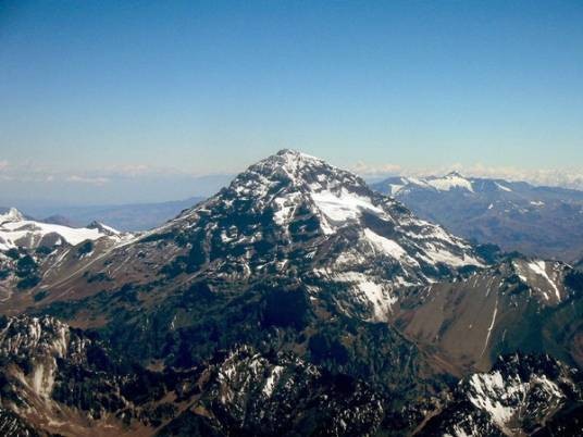 死火山（长期不曾喷发已丧失了活动能力）