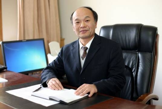 王玉华（齐鲁师范学院党委原书记）