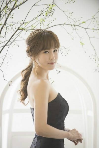 崔贤珠（韩国音乐剧演员，安在旭的妻子）