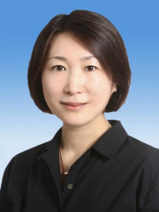 毛宁（中华人民共和国外交部新闻司副司长、第33任新闻发言人）