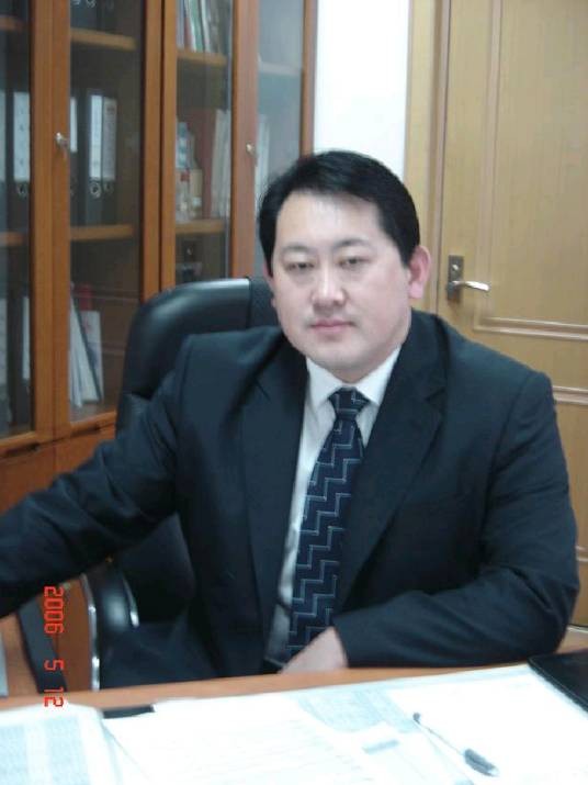 李伟东（北京北辰实业集团有限责任公司、北京北辰实业股份有限公司党委书记、董事长）
