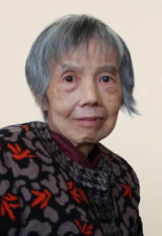 黄令仪