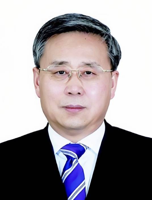 郭树清(第十四届全国人大常委会委员、财政经济委员会副主任委员)