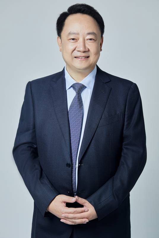 曹勇（四川省酒业集团有限责任公司党委书记、董事长，四川酿酒协会第四届理事会会长，四川酒业协会副会长兼秘书长）