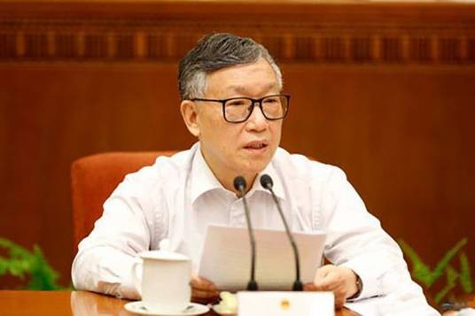 刘锡荣（第十一届全国人大法律委员会副主任委员）