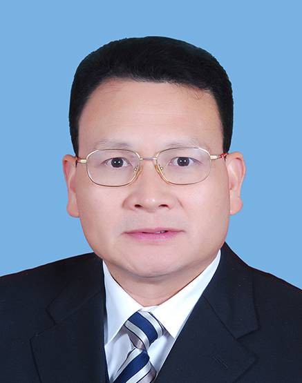 何鑫(湛江市人大常委会原党组副书记、副主任)