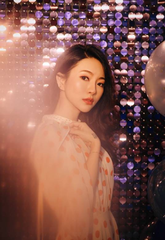 胡灵(中国内地女歌手、音乐制作人、演员)