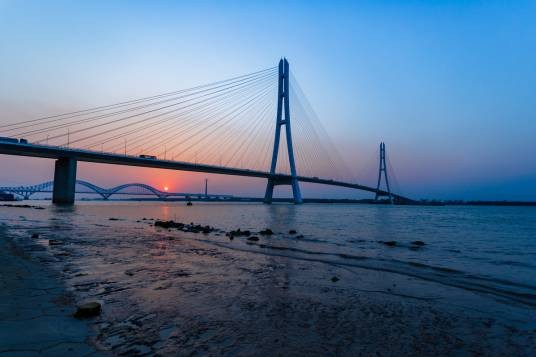 南京大胜关长江大桥(中国江苏省南京市境内的跨江大桥)
