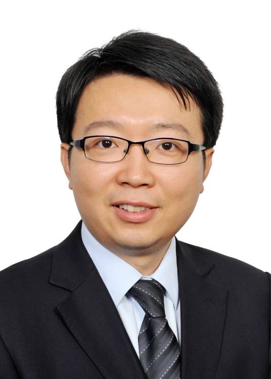 张忆东