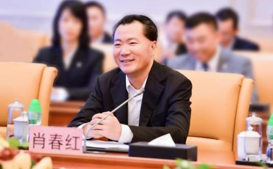 肖春红（贵州宏立城集团董事长、贵州省工商联副主席）