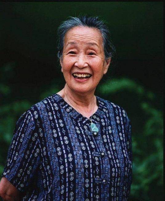 黄素影