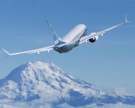 波音737 MAX 8