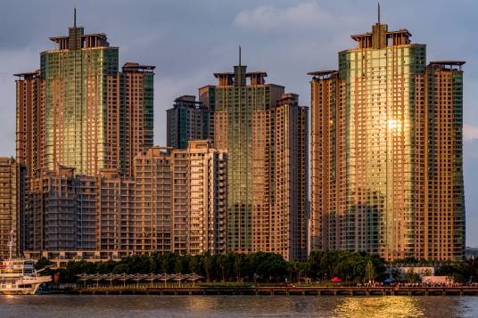 世茂滨江花园（大型水岸豪宅区）