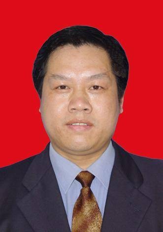 谢春生（湖南省岳阳经济技术开发区管委会原主任）