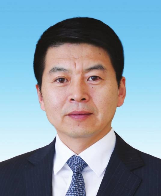 费东斌