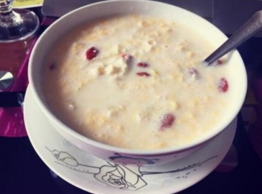 牛奶燕麦粥