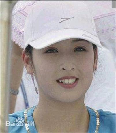 郑美香（朝鲜啦啦队领舞和队长）