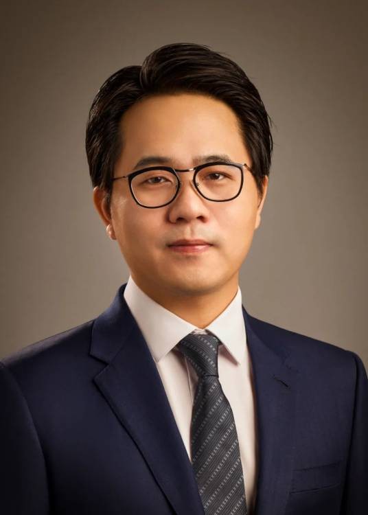 吴群（江苏鱼跃医疗设备股份有限公司董事长、江苏工商联国际合作委员会副主任）