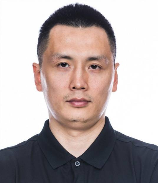 卢伟（中国篮球运动员、教练员）