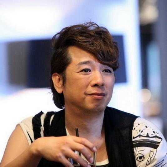 曹西平（主持人）