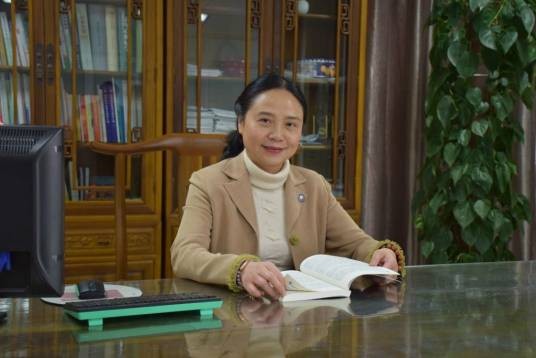 余小平（成都医学院原党委书记）