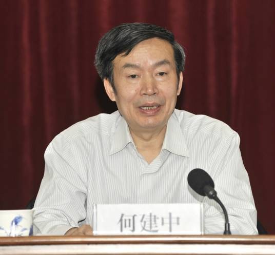 何建中（中国航海学会理事会理事长）