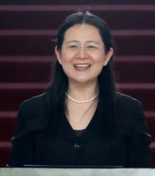 李艳梅（清华大学化学系教授、清华大学致理书院院长）