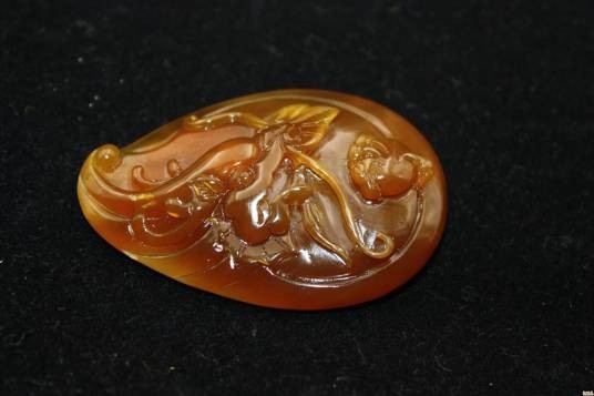 花玉（玉石的一种）