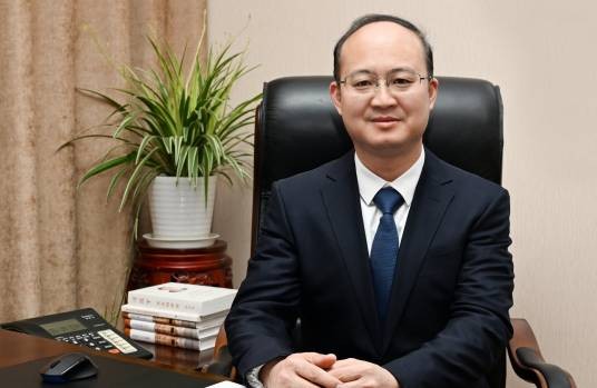 张国兴（吉林大学党委常委、副校长）