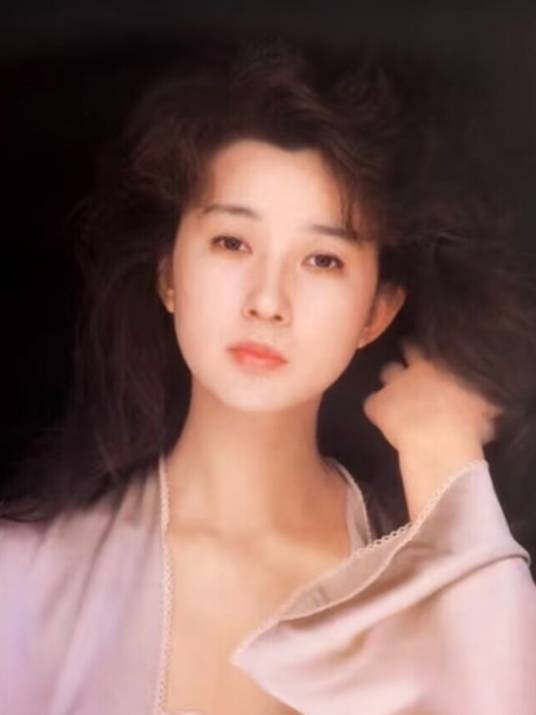 秋吉久美子