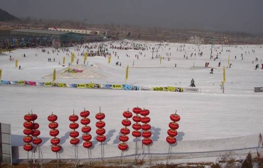 莲花山滑雪场(北京市顺义区的景区)