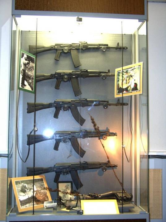 AK100步枪