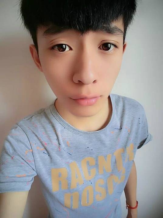 王栩（中国内地男歌手）