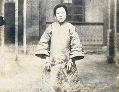 驼龙（民国匪首、妓女）
