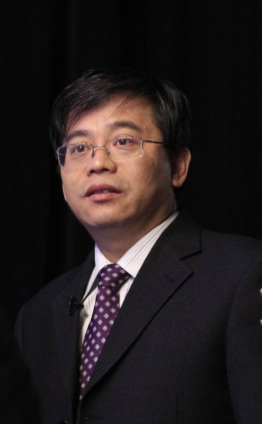吕本富（中国科学院大学经管学院教授、中国国家创新与发展战略研究会副会长）