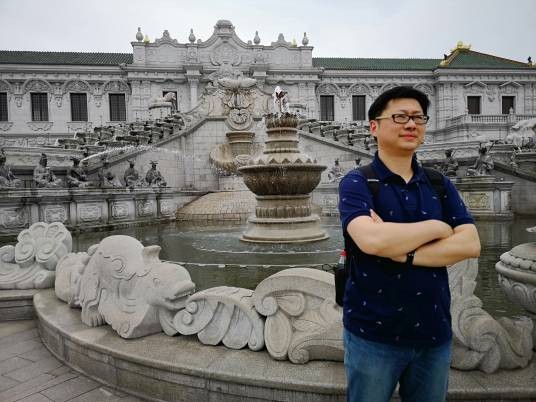 谢鑫（中国作家协会会员、儿童文学作家）