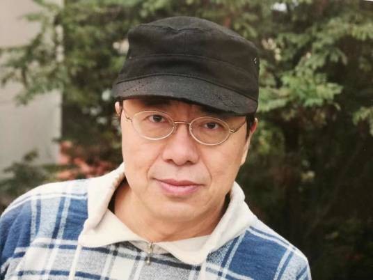艾轩（北京市政府高级文艺职称评审委员）
