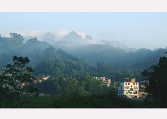 紫荆山（广西旅游景区）