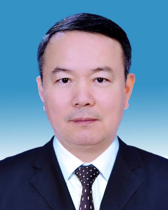 陈晓春（福建省人大常委会委员，省人大教科文卫委副主任委员、福建省科协驻会领导）