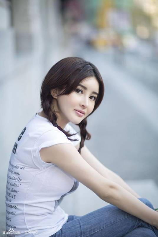 仝晓燕（80后中国女演员歌手）