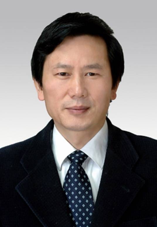 庹震