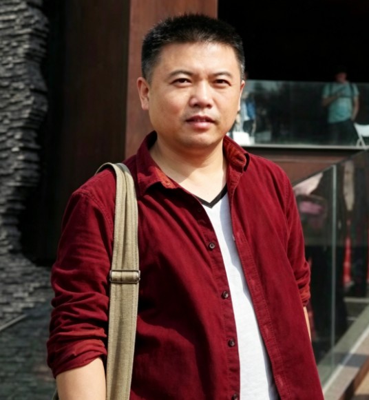 李忠（中国书法家协会会员）